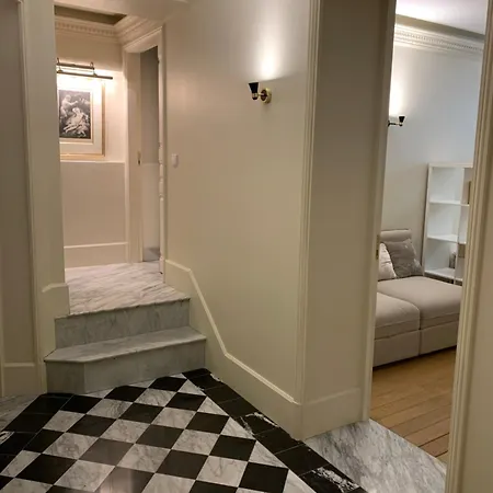 Apartment Tour Eiffel Invalides 7e G *