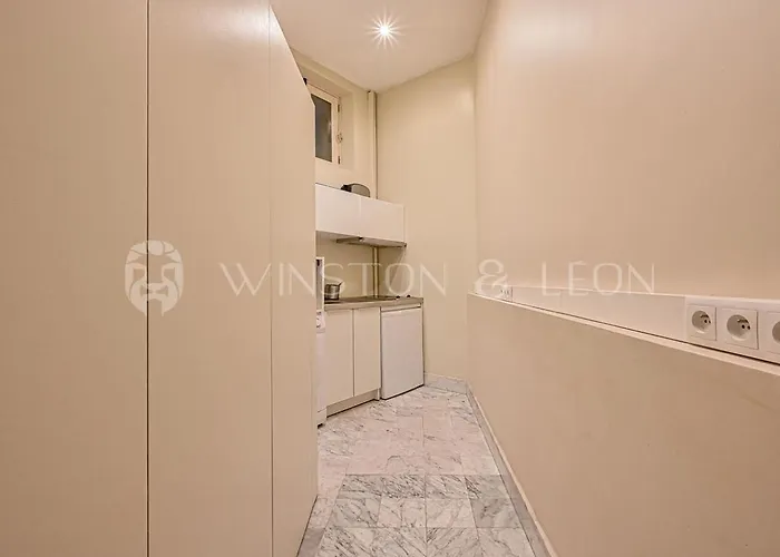 Tour Eiffel Invalides 7e G *