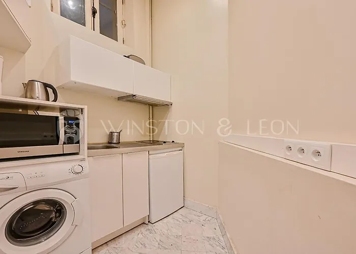 Tour Eiffel Invalides 7e G * Paris