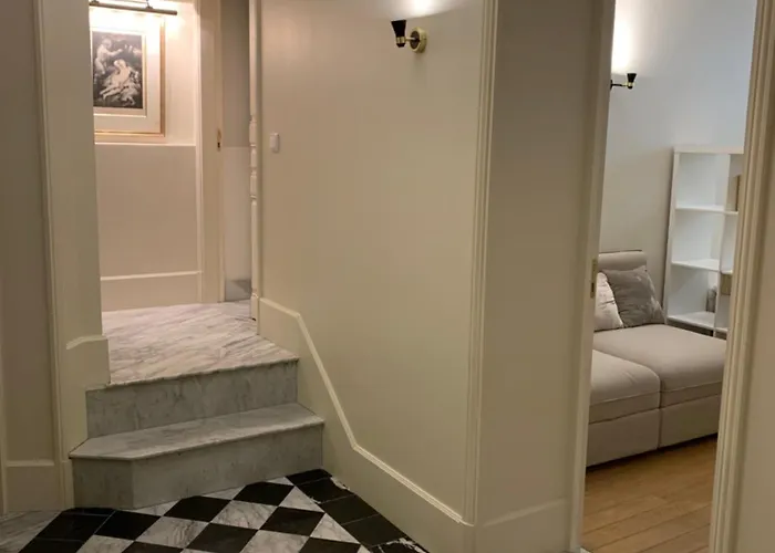 Apartment Tour Eiffel Invalides 7e G *